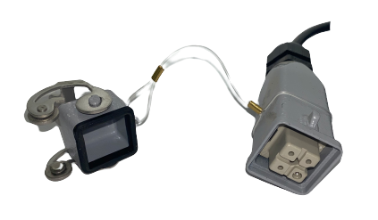 4-Pin Plug with Cap- Attachment Side